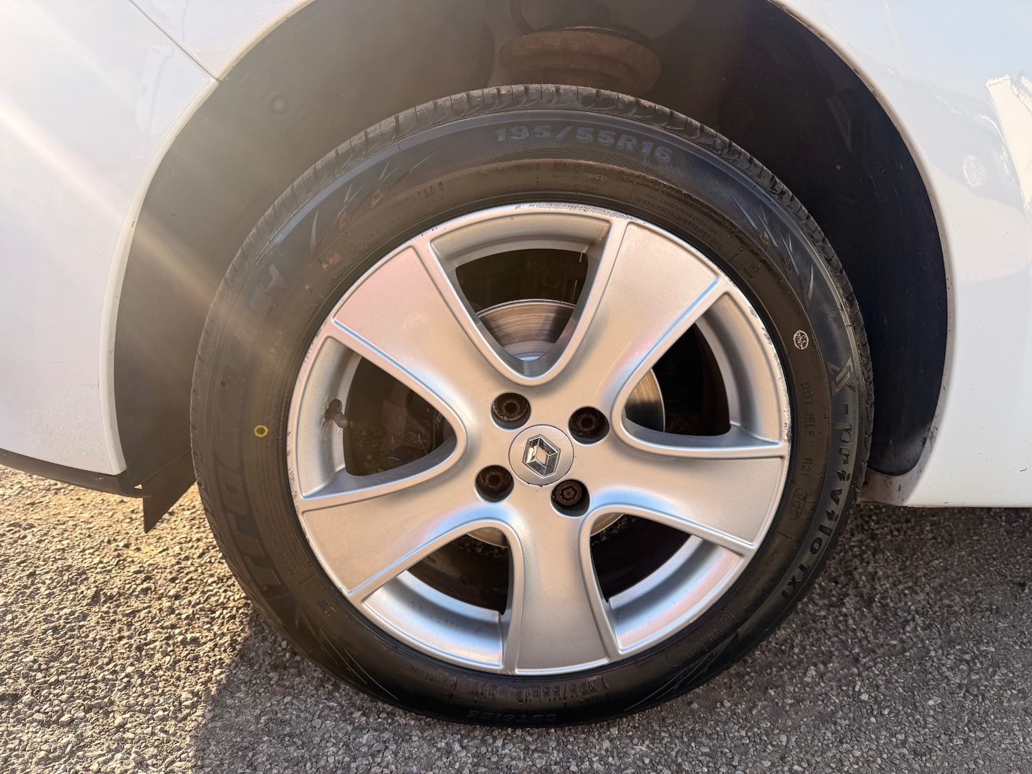 Used Renault Clio 2015 for sale - 77950705: Photo 5