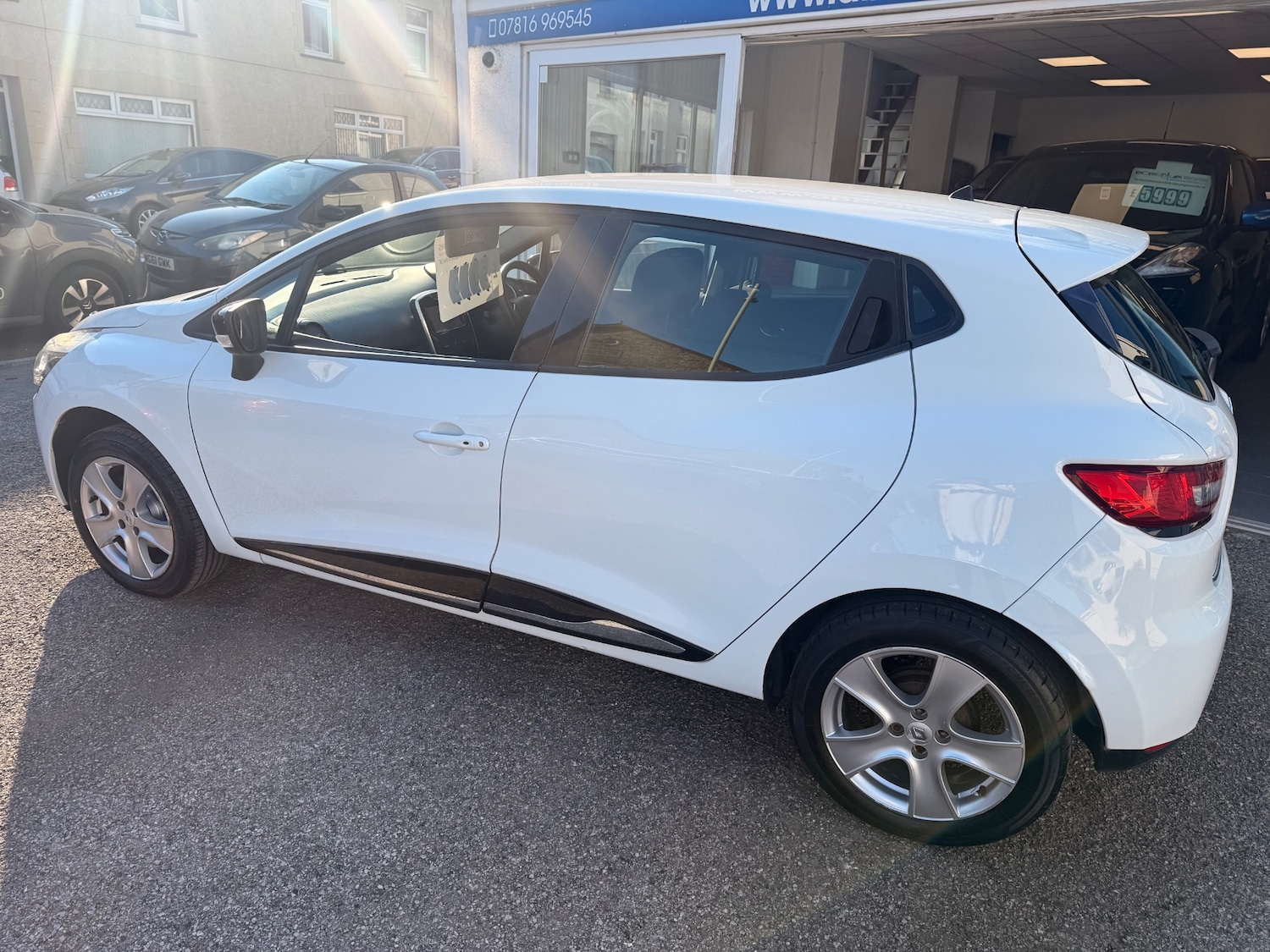 Used Renault Clio 2015 for sale - 77950705: Photo 6