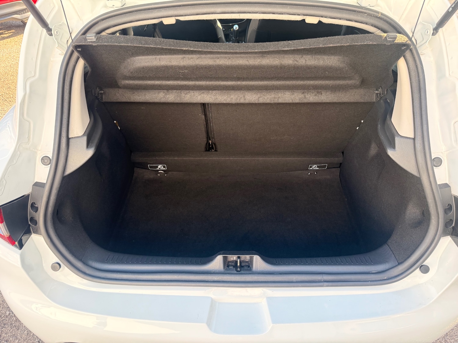 Used Renault Clio 2015 for sale - 77950705: Photo 9