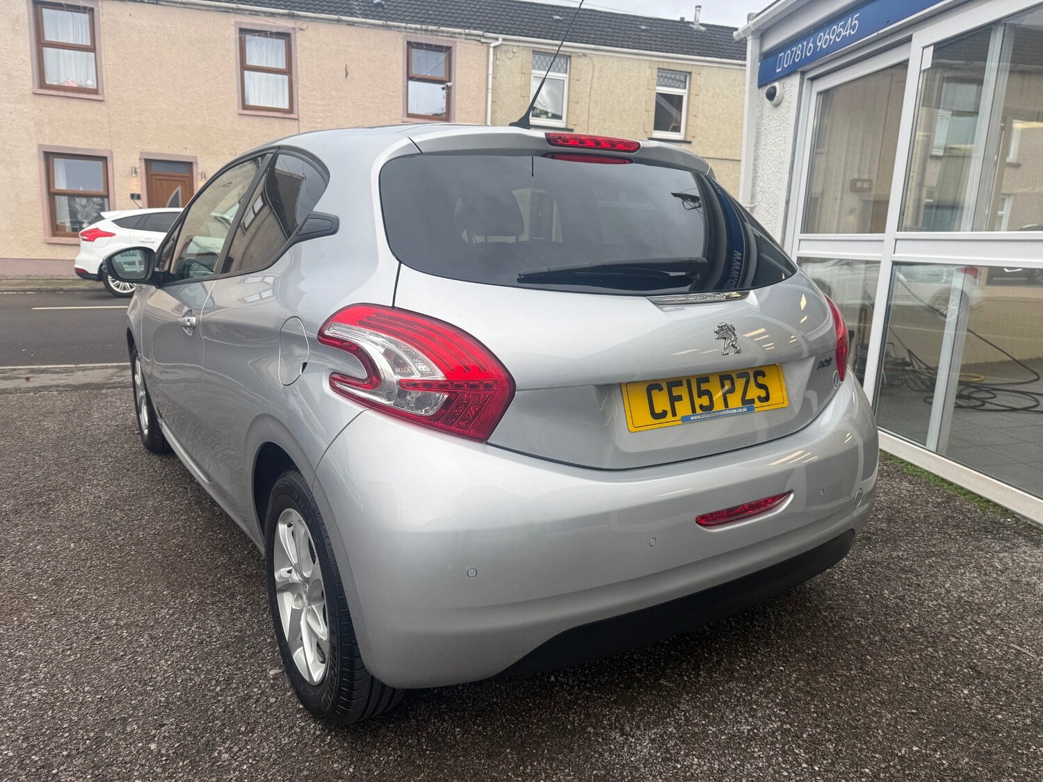 Used Peugeot 208 2015 for sale - 77364400: Photo 10