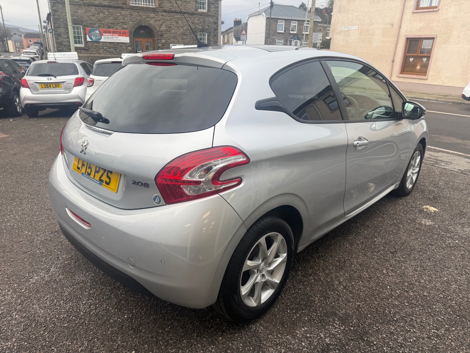 Used Peugeot 208 2015 for sale - 77364400: Photo 14