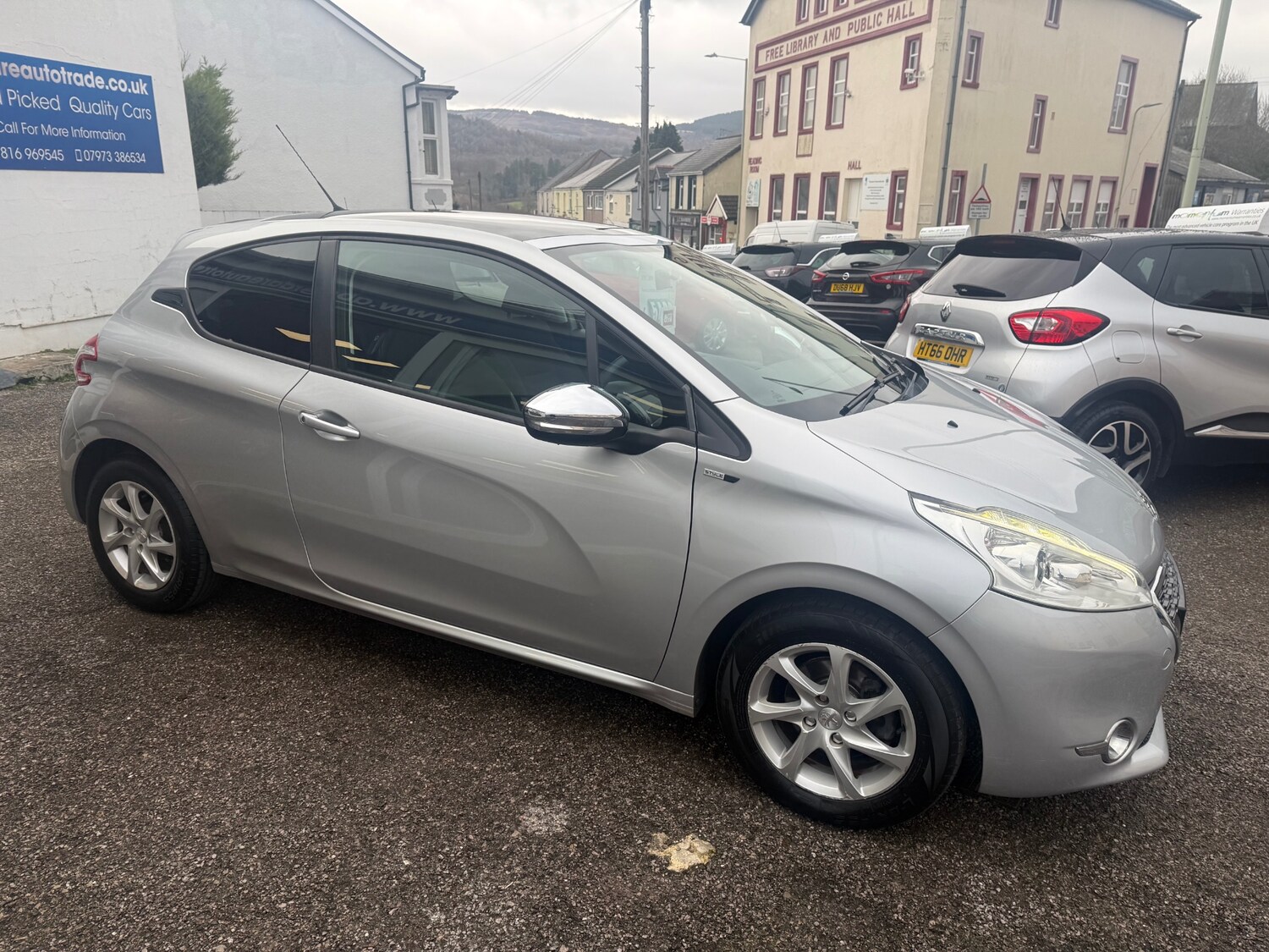 Used Peugeot 208 2015 for sale - 77364400: Photo 16
