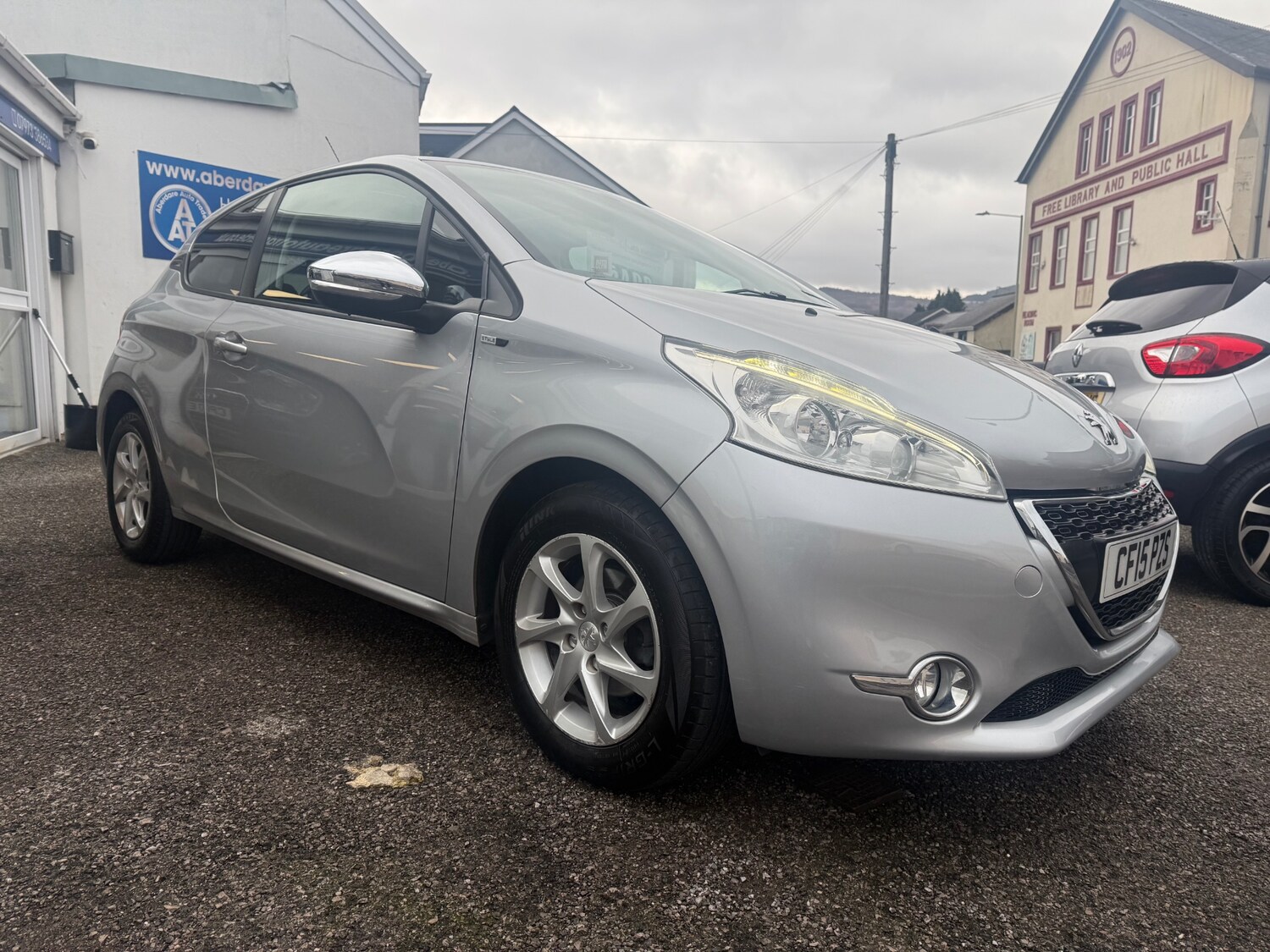 Used Peugeot 208 2015 for sale - 77364400: Photo 17
