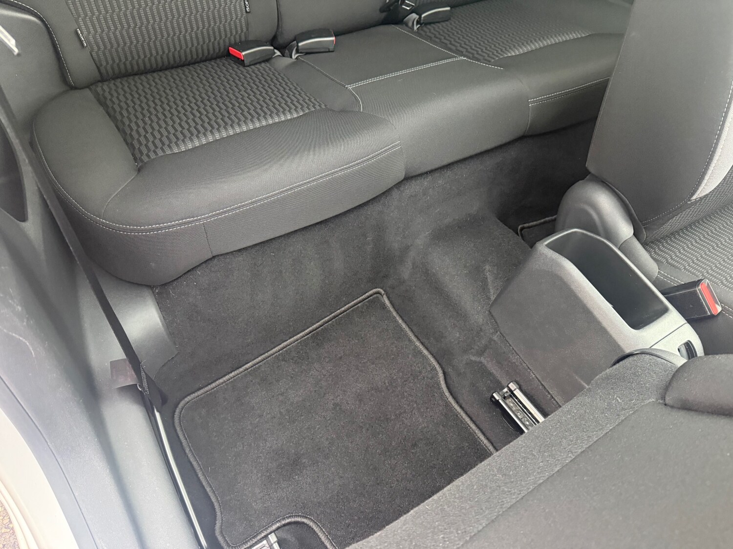 Used Peugeot 208 2015 for sale - 77364400: Photo 24