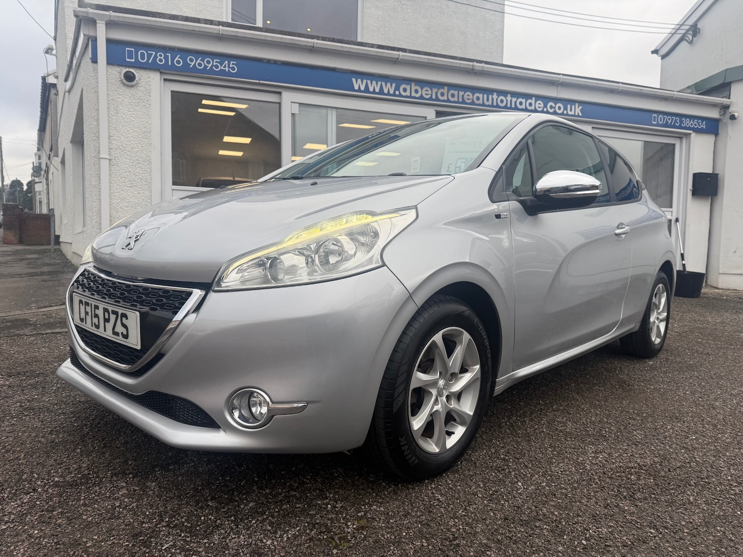 Used Peugeot 208 2015 for sale - 77364400: Photo 3