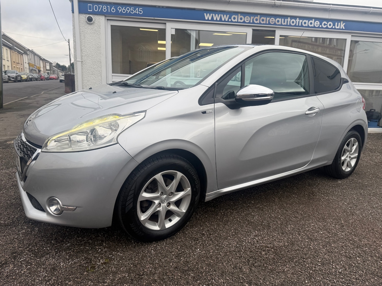 Used Peugeot 208 2015 for sale - 77364400: Photo 4