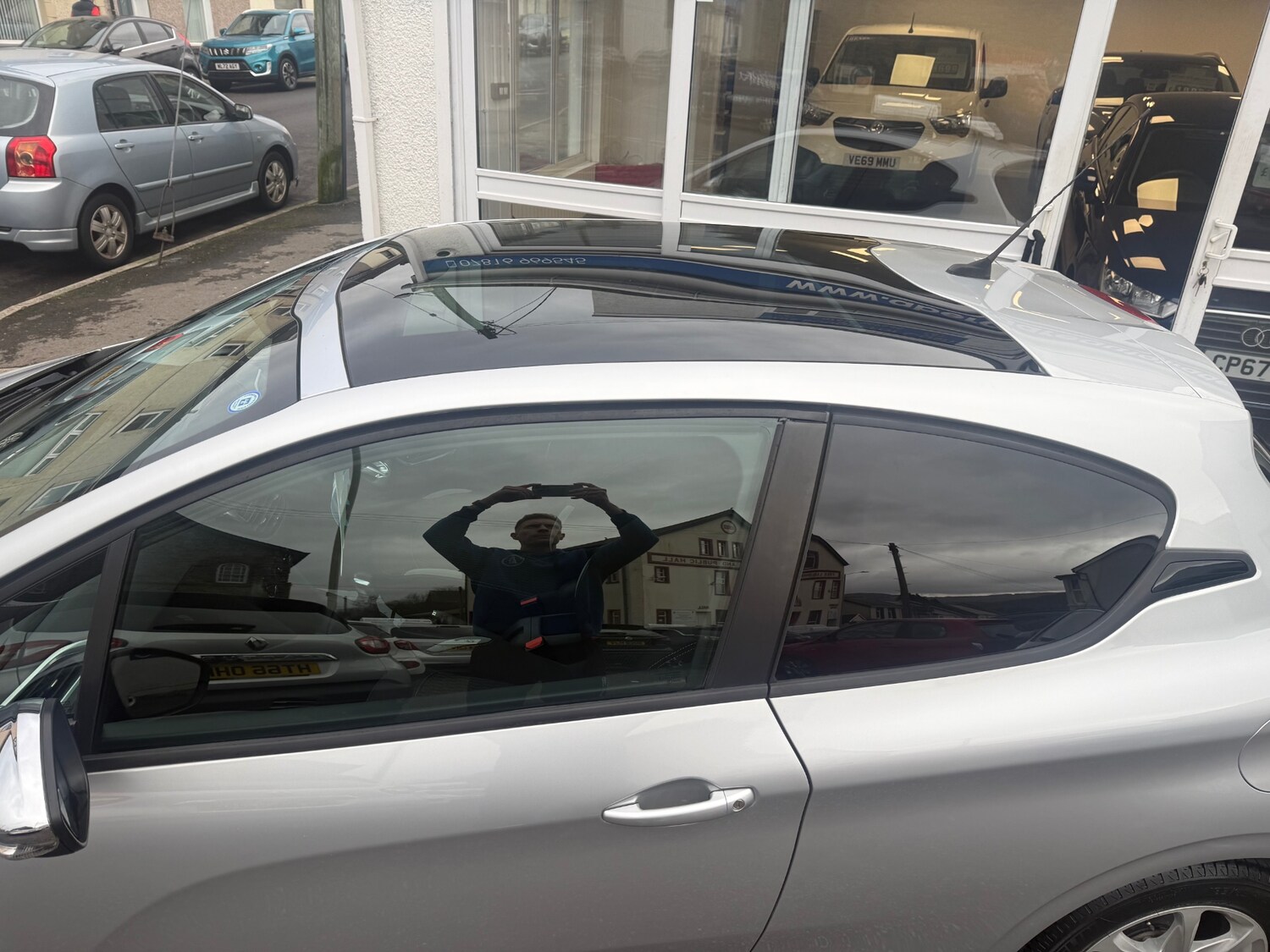 Used Peugeot 208 2015 for sale - 77364400: Photo 8