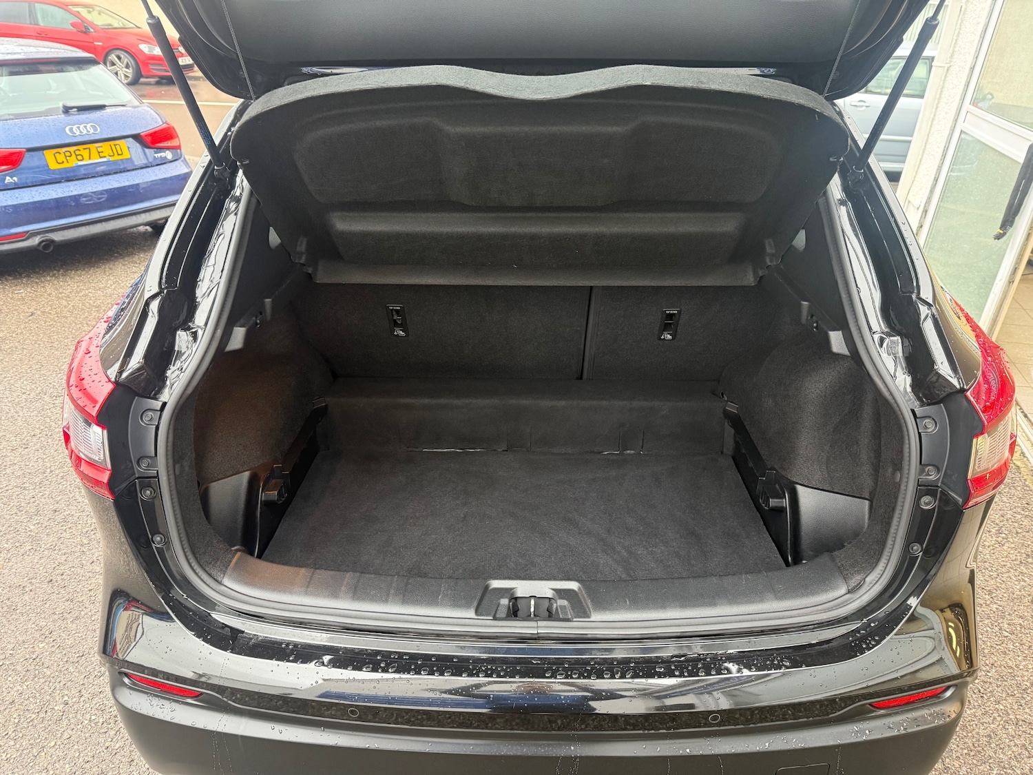 Used Nissan Qashqai 2018 for sale - 77208771: Photo 10