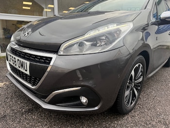 Used Peugeot 208 2018 for sale - 77136623: Photo