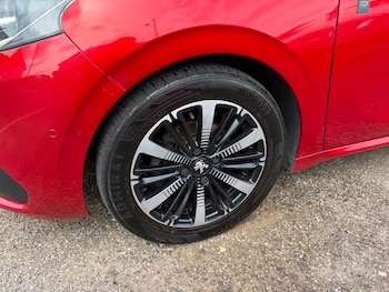 Used Peugeot 208 2018 for sale - 79308884: Photo