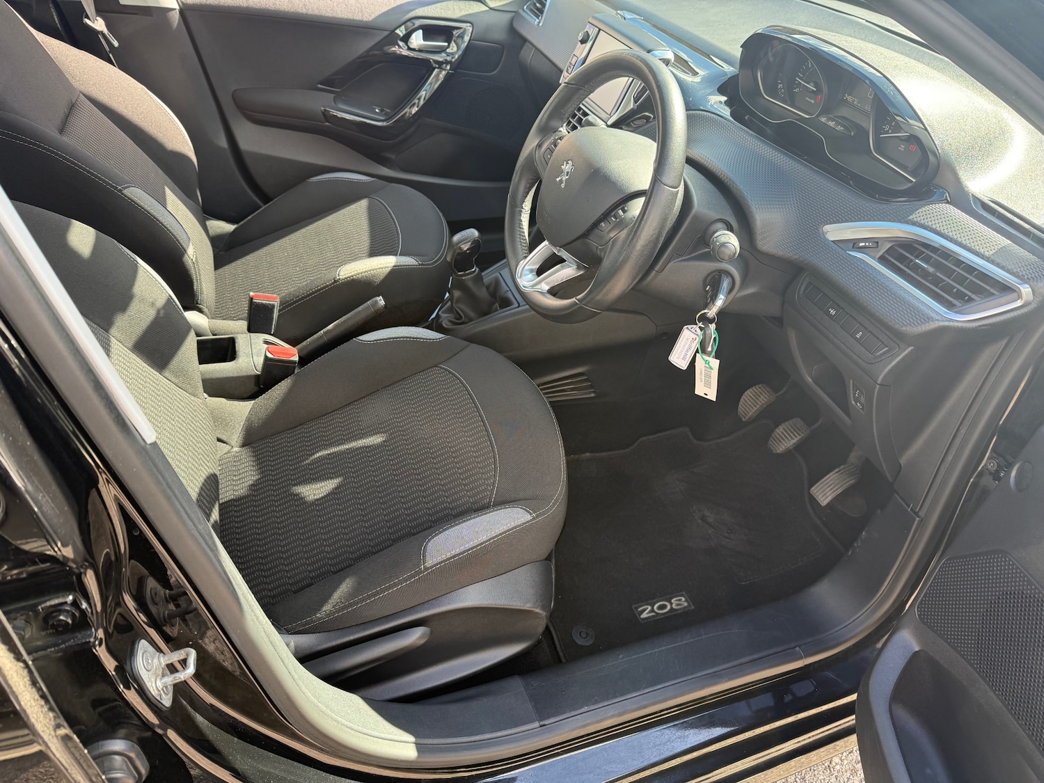 Used Peugeot 208 2016 for sale - 76064753: Photo 13