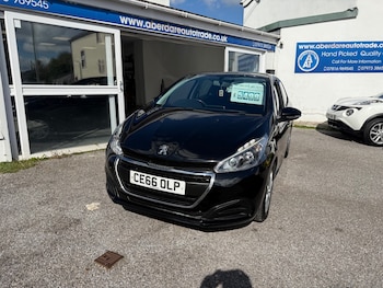 Peugeot - 208