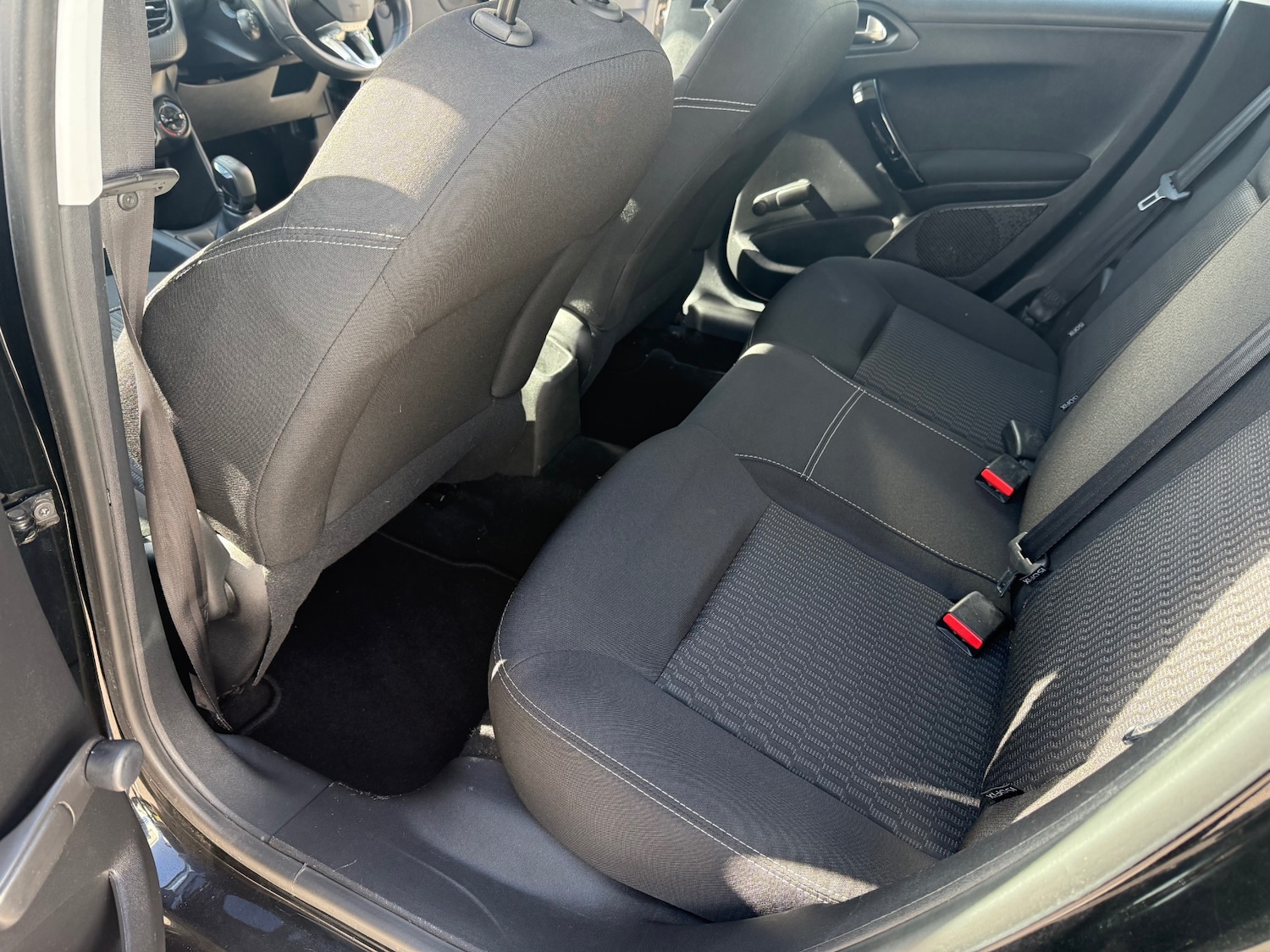 Used Peugeot 208 2016 for sale - 76064753: Photo 21