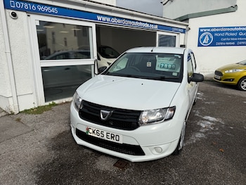Used Dacia Sandero 2015 for sale - 76218987: Photo