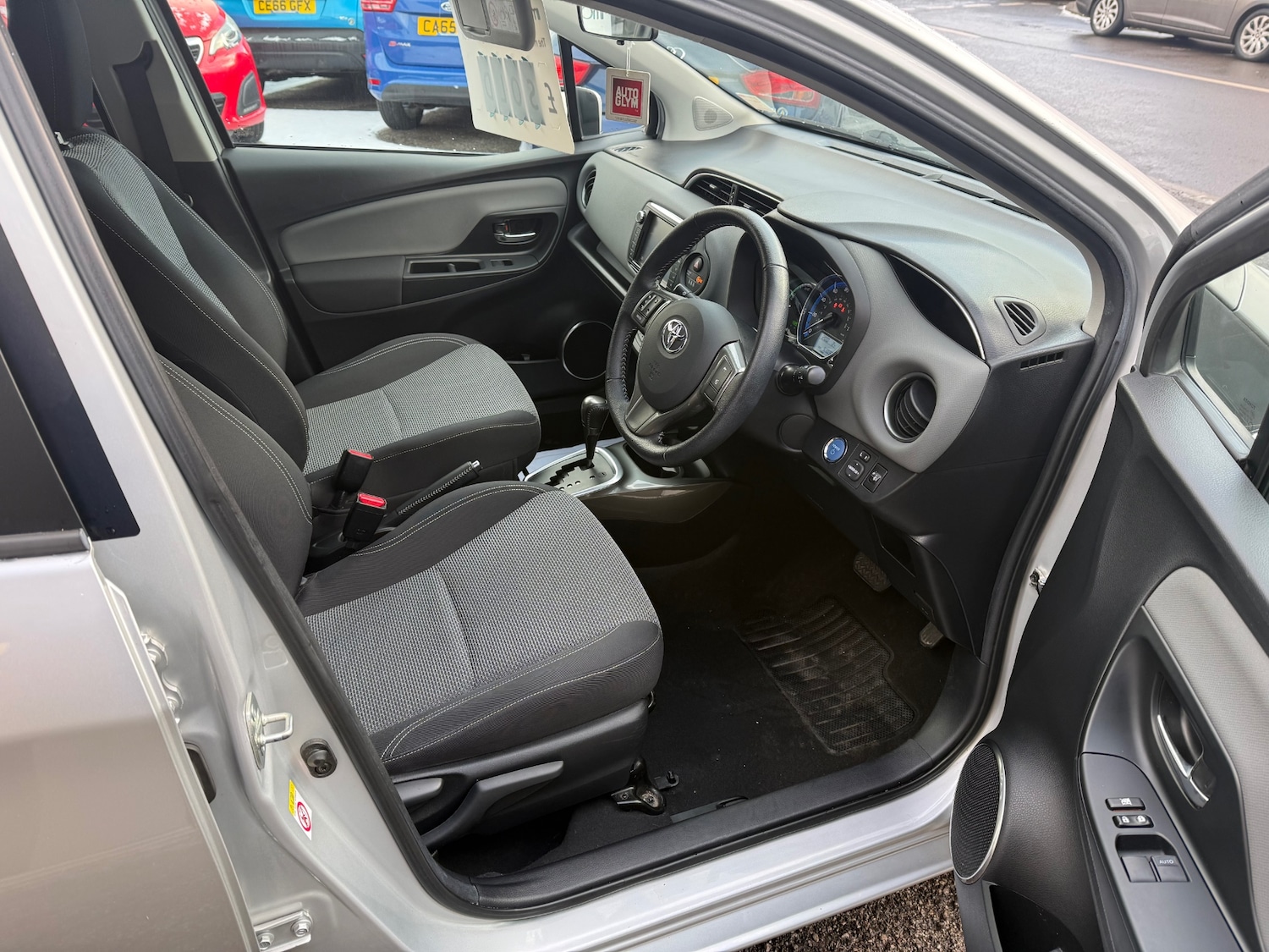 Used Toyota Yaris 2014 for sale - 77113858: Photo 14