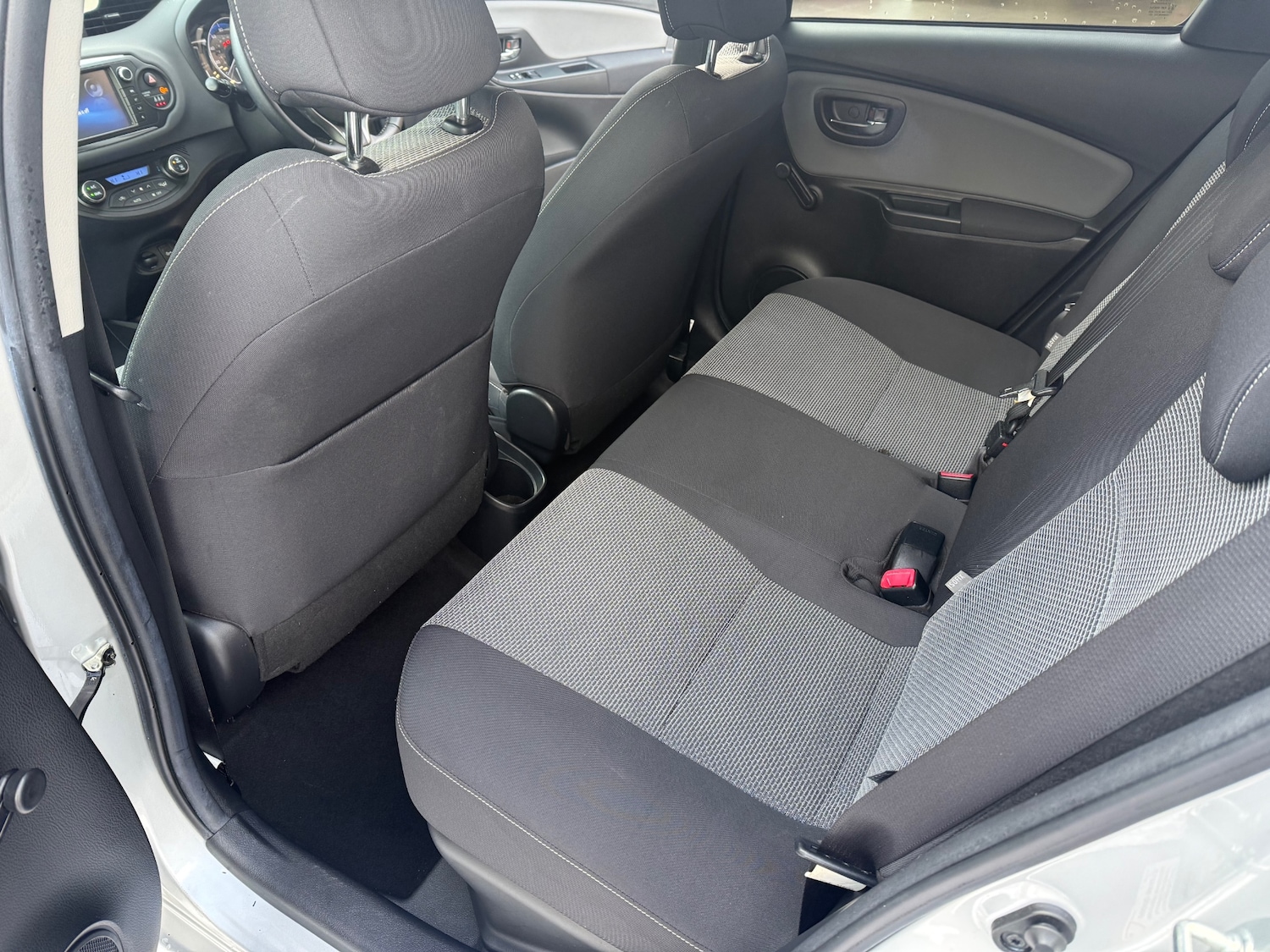 Used Toyota Yaris 2014 for sale - 77113858: Photo 23