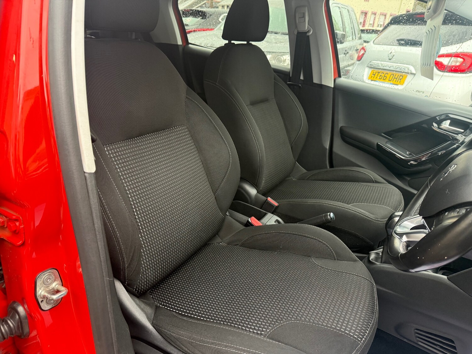 Used Peugeot 208 2015 for sale - 77502701: Photo 16