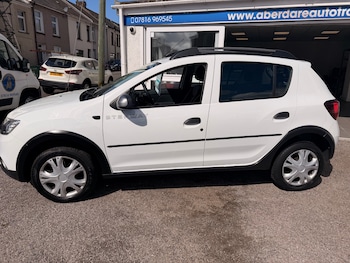 Used Dacia Sandero Stepway 2017 for sale - 78296763: Photo