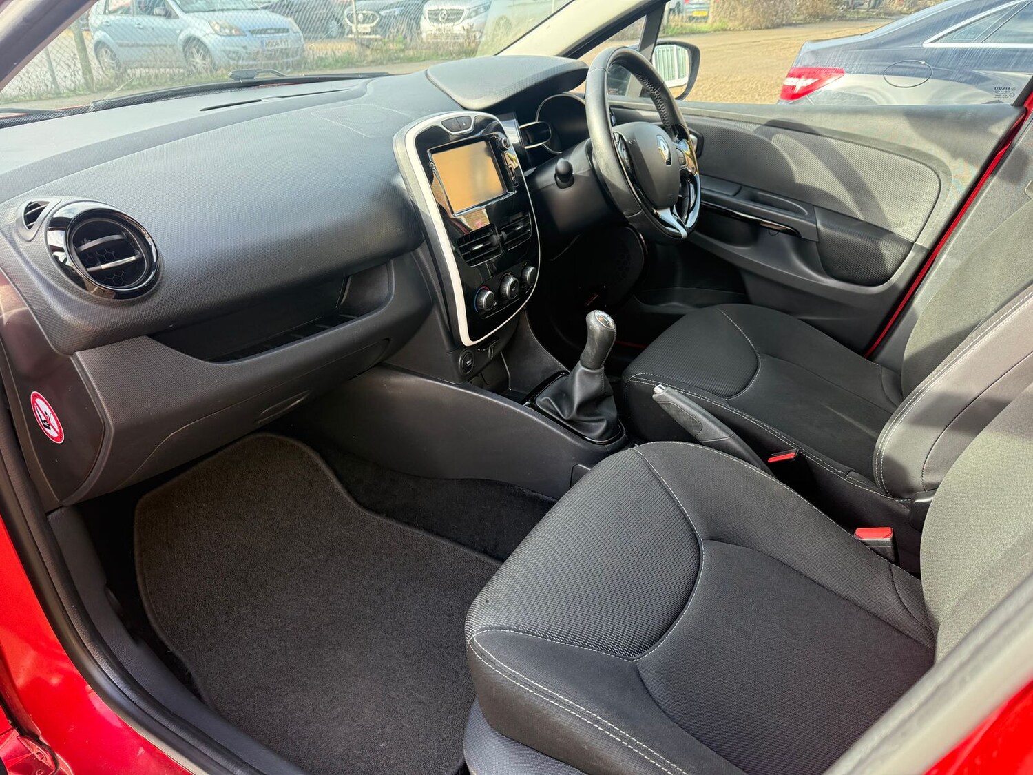 Used Renault Clio 2015 for sale - 77347037: Photo 14