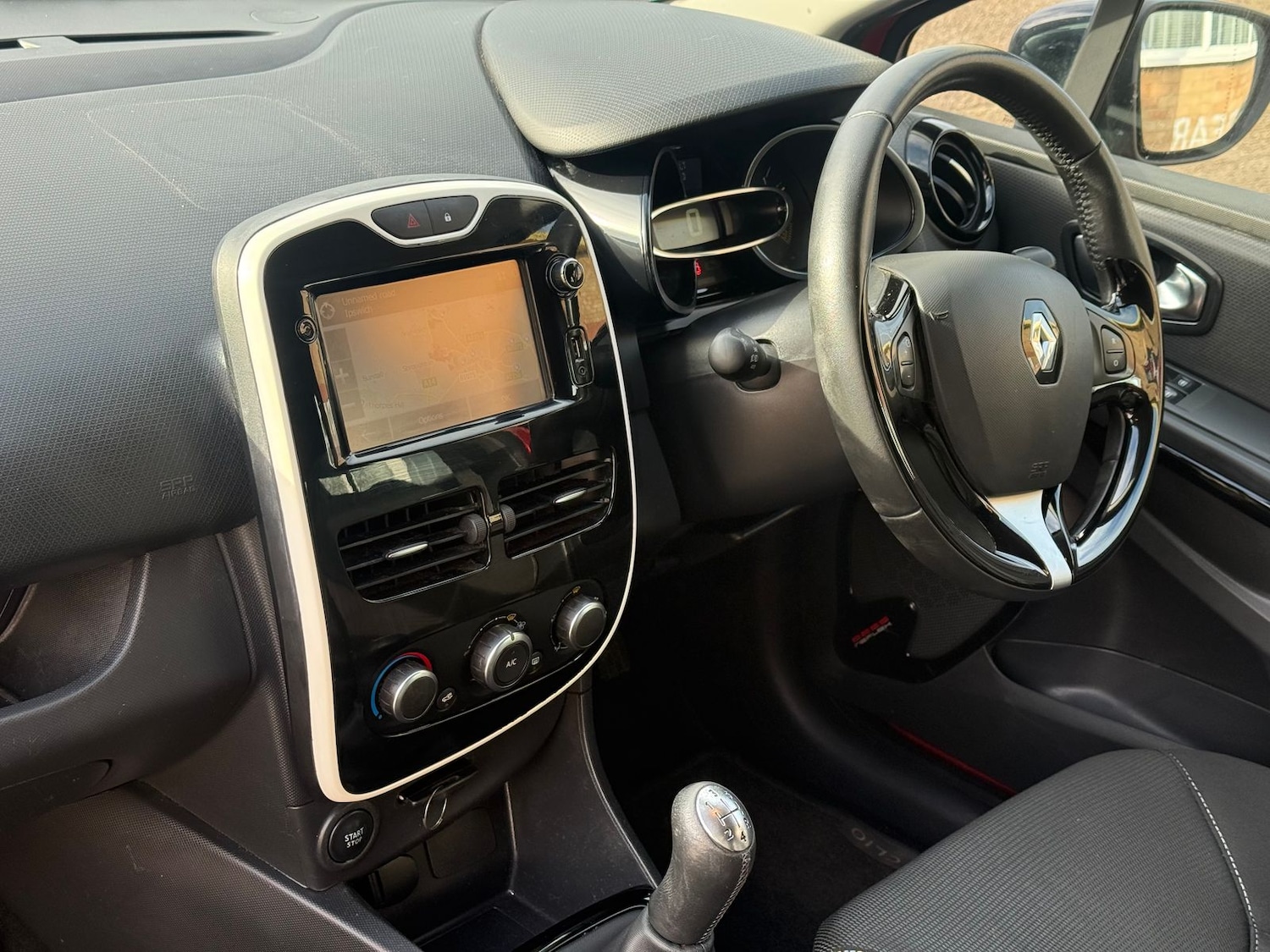 Used Renault Clio 2015 for sale - 77347037: Photo 16