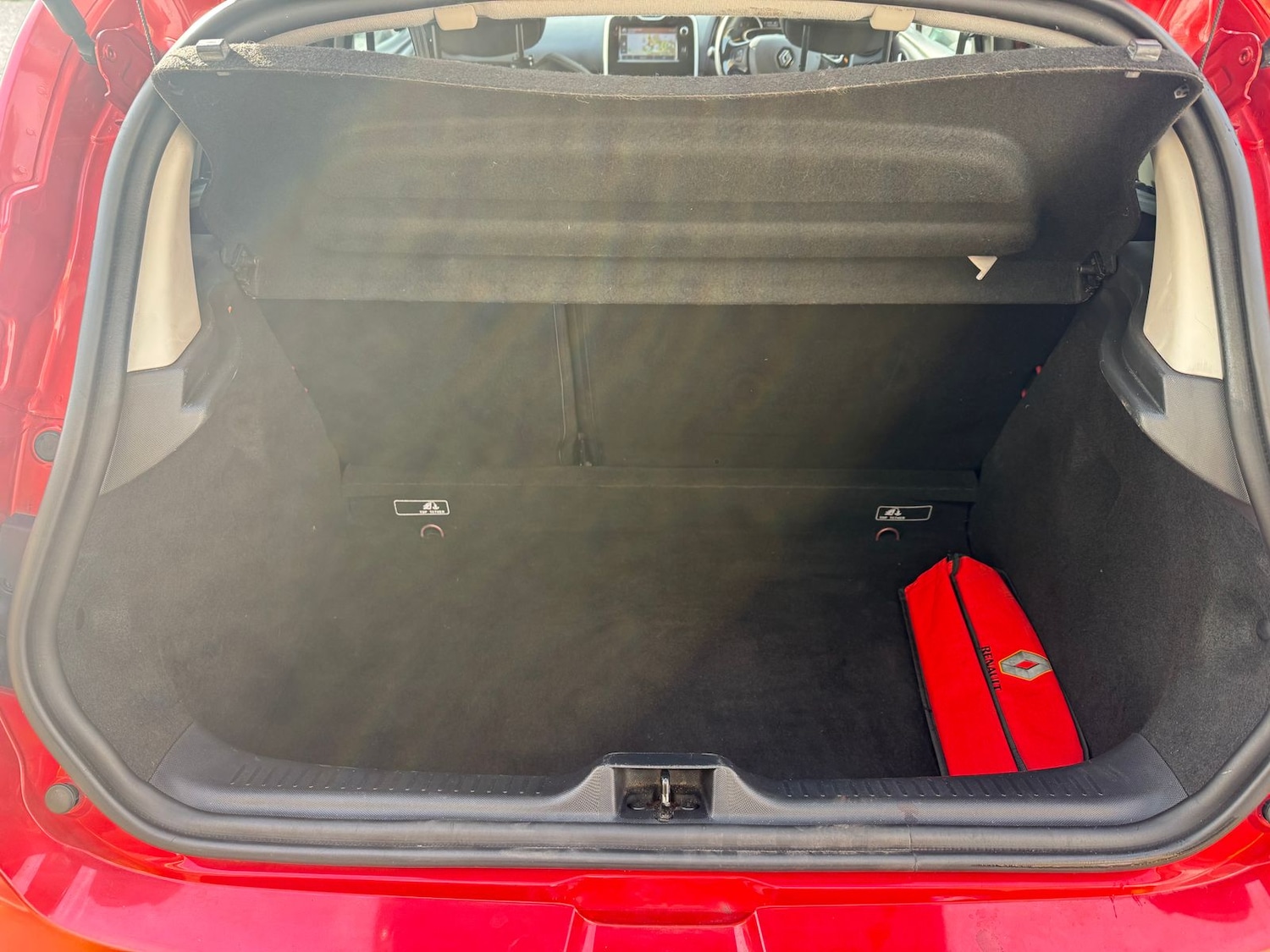 Used Renault Clio 2015 for sale - 77347037: Photo 25