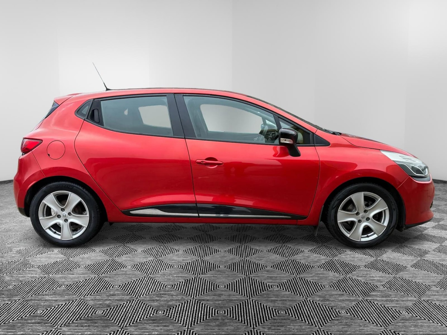 Used Renault Clio 2015 for sale - 77347037: Photo 6