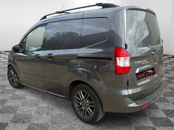 Used Ford Transit Courier 2019 for sale - 79681542: Photo