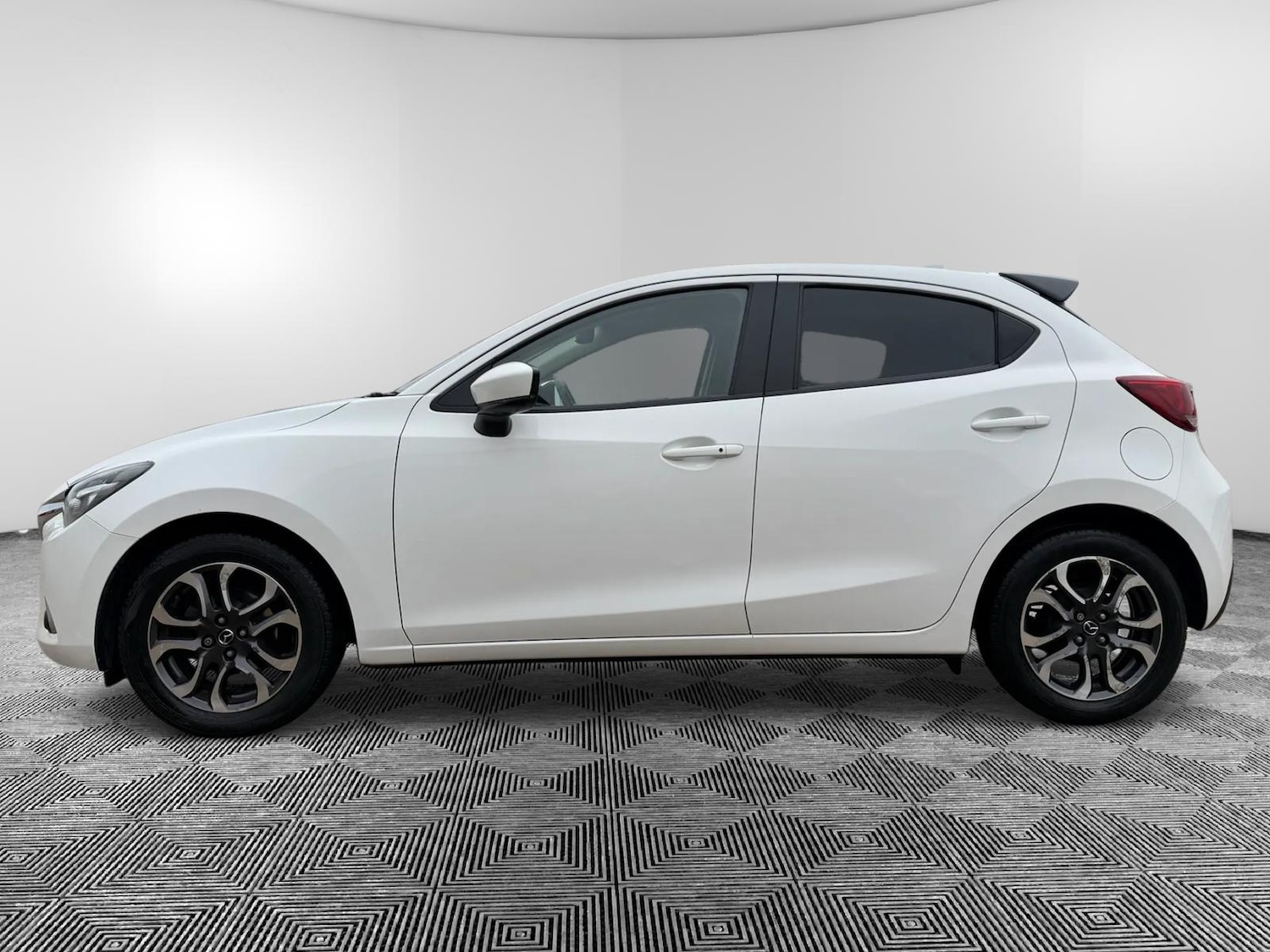 Used Mazda Mazda2 2018 for sale - 77224104: Photo 8