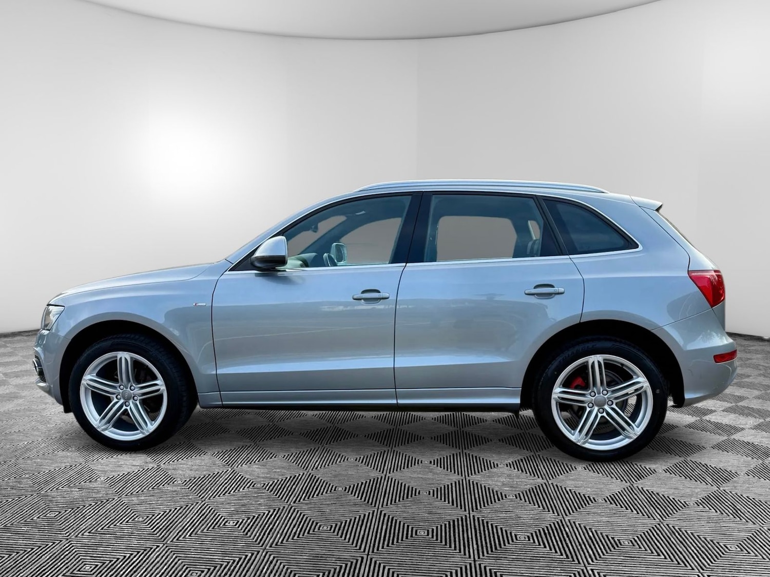 Used Audi Q5 2011 for sale - 75648388: Photo 9