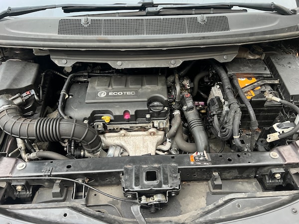 Used Vauxhall Zafira 2015 for sale - 73725355: Photo 8