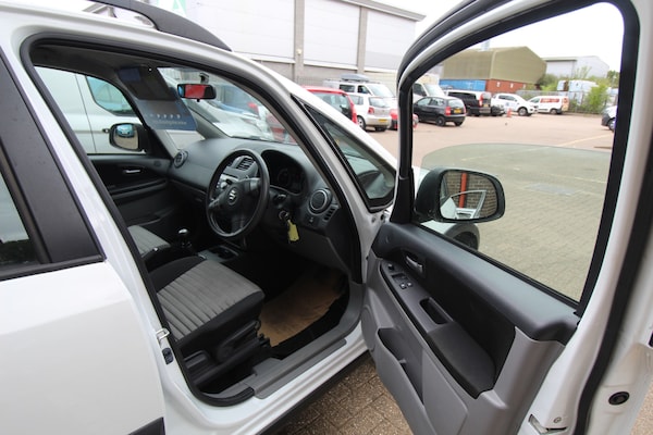 Used Suzuki SX4 2013 for sale - 74389349: Photo 7