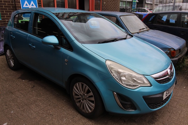 Used Vauxhall Corsa 2011 for sale - 74867589: Photo 2