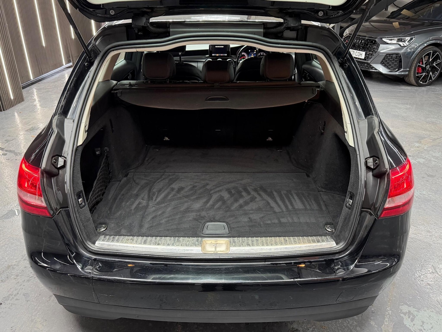 Used Mercedes-Benz C Class 2015 for sale - 78091673: Photo 8