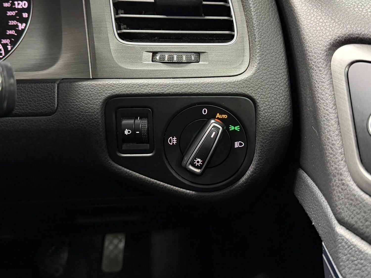 Used Volkswagen Golf 2013 for sale - 78091665: Photo 23