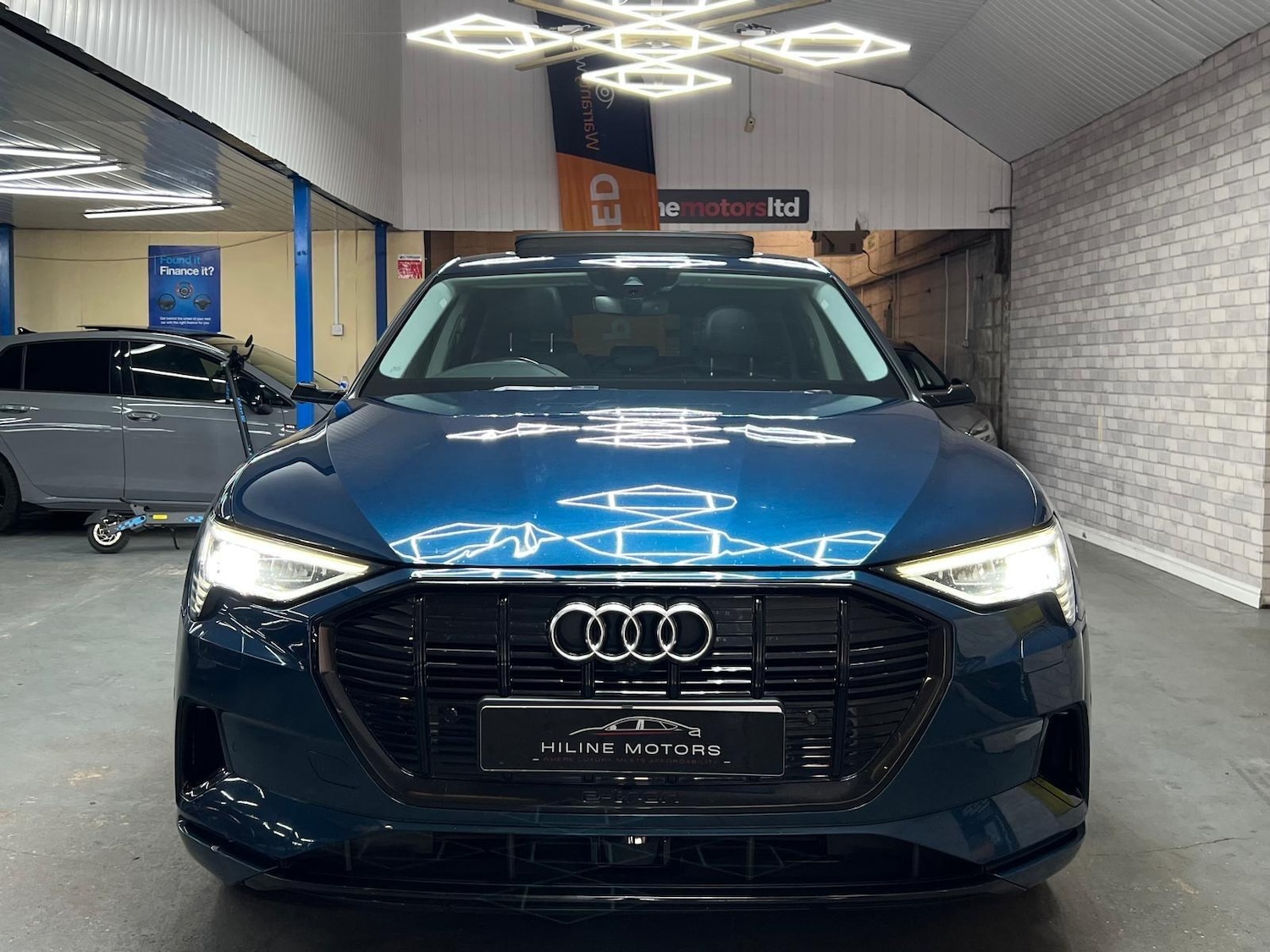 Used Audi e-tron 2019 for sale - 78091650: Photo 2