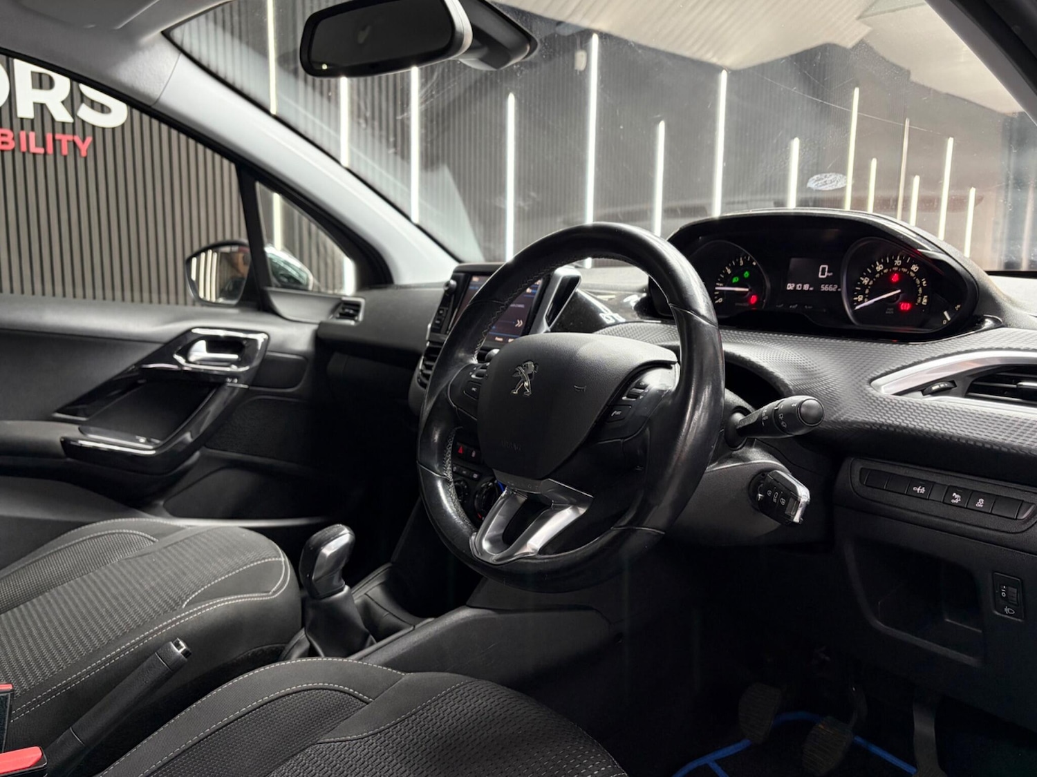 Used Peugeot 208 2017 for sale - 78185256: Photo 9