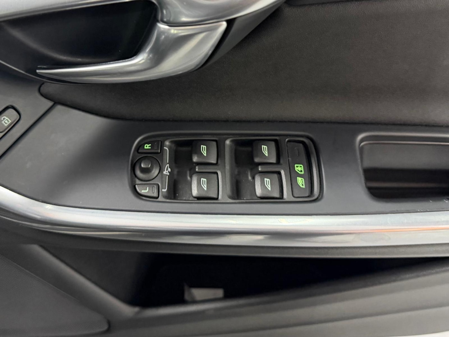 Used Volvo V60 2012 for sale - 78184703: Photo 24