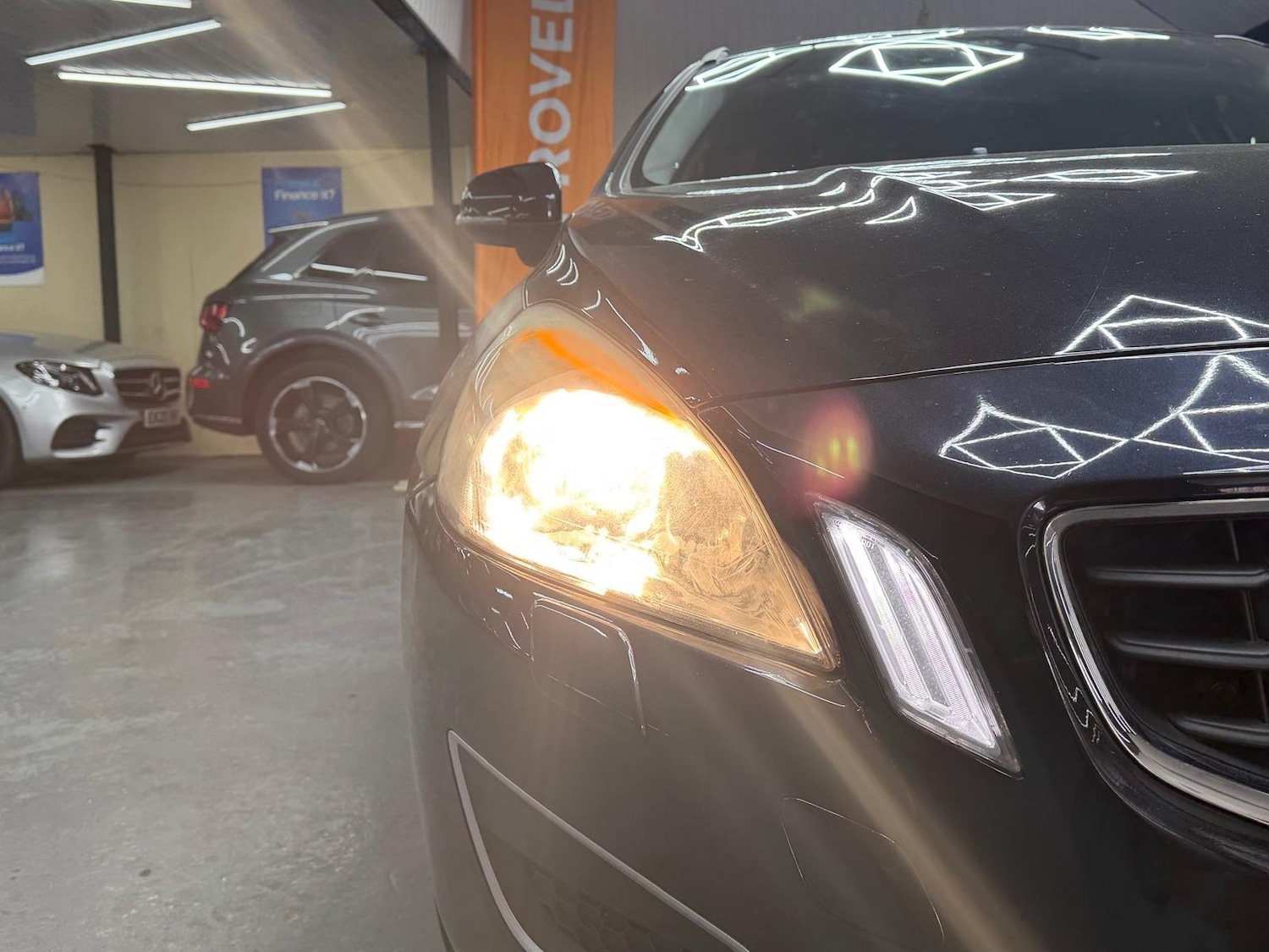 Used Volvo V60 2012 for sale - 78184703: Photo 25