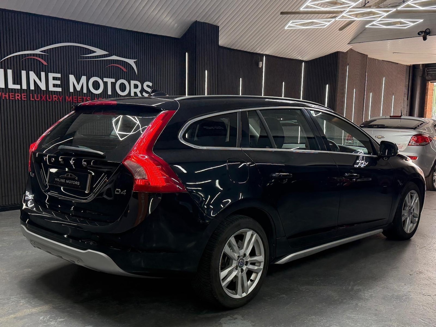 Used Volvo V60 2012 for sale - 78184703: Photo 6