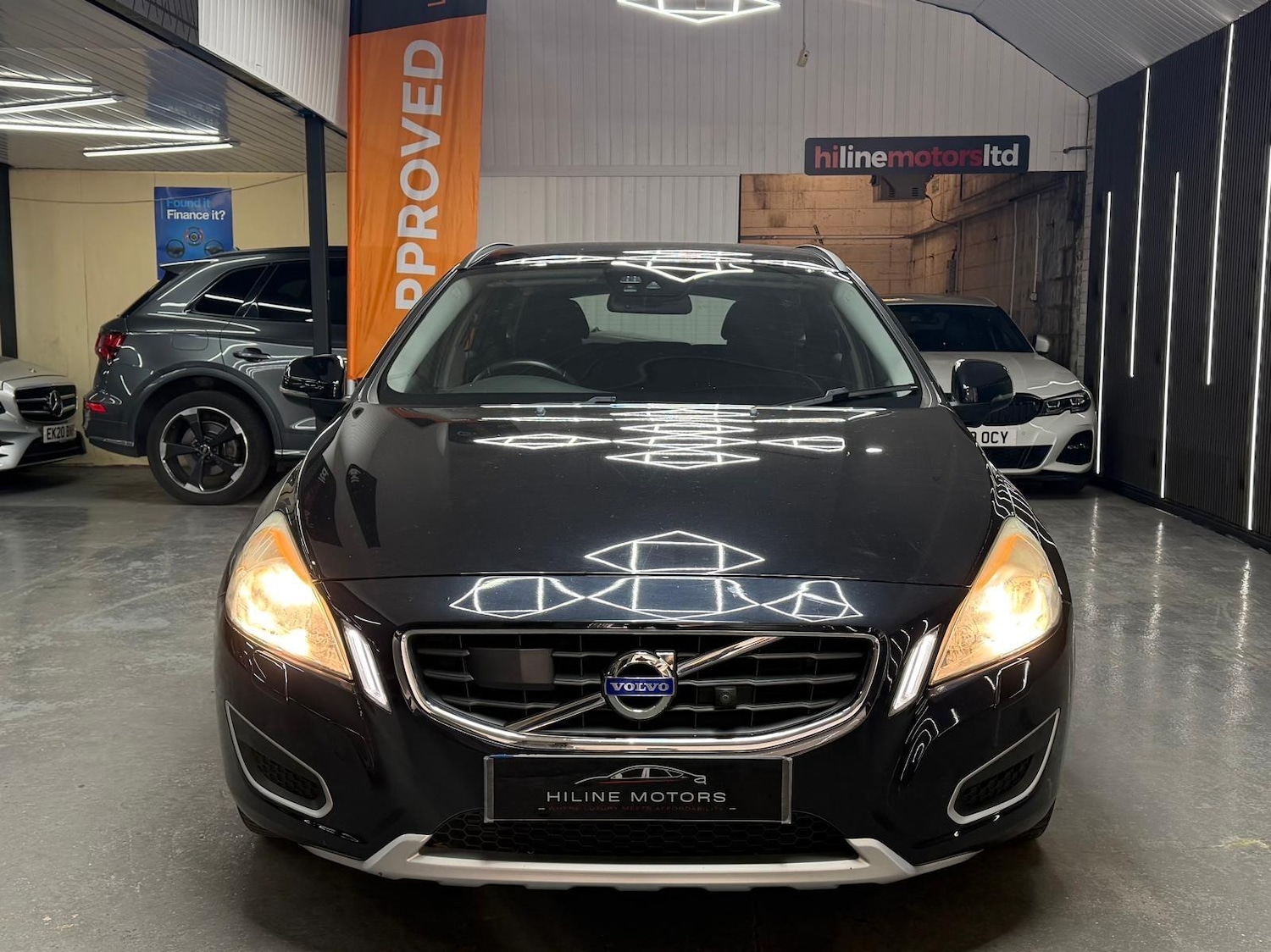 Used Volvo V60 for sale - 78141350: Photo 2