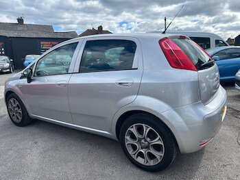 Used Fiat Punto 2017 for sale - 78661238: Photo