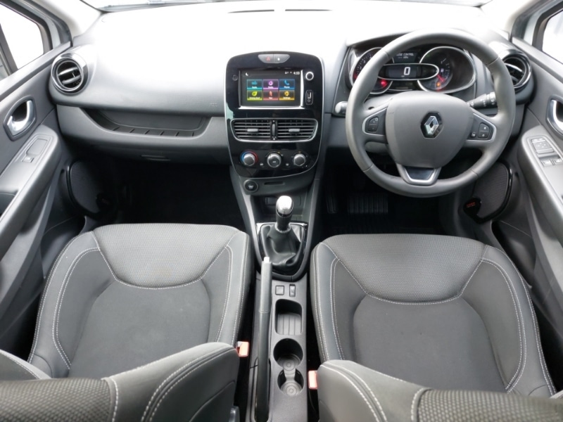 Used Renault Clio 2019 for sale - 78156112: Photo 2