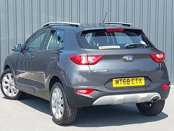 Used Kia Stonic 2018 for sale - 79200866: Photo