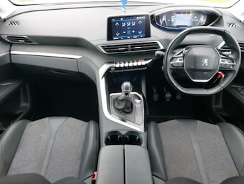 Used Peugeot 5008 2020 for sale - 77114912: Photo