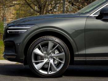 Used Genesis GV70 2025 for sale - 74471050: Photo