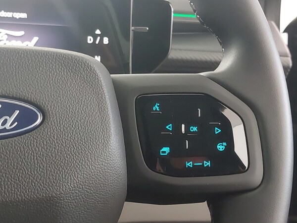 Used Ford Explorer 2024 for sale - 75988882: Photo 13