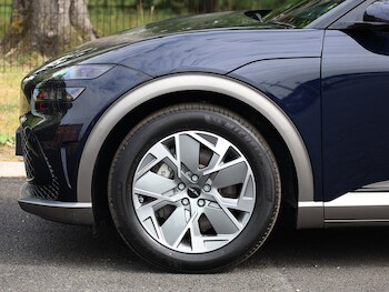 Used Genesis GV60 2025 for sale - 75664209: Photo