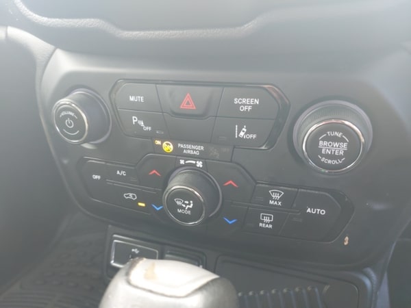 Used Jeep Renegade 2022 for sale - 76054327: Photo 18
