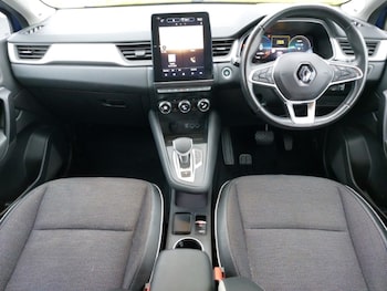 Used Renault Captur 2020 for sale - 77702277: Photo