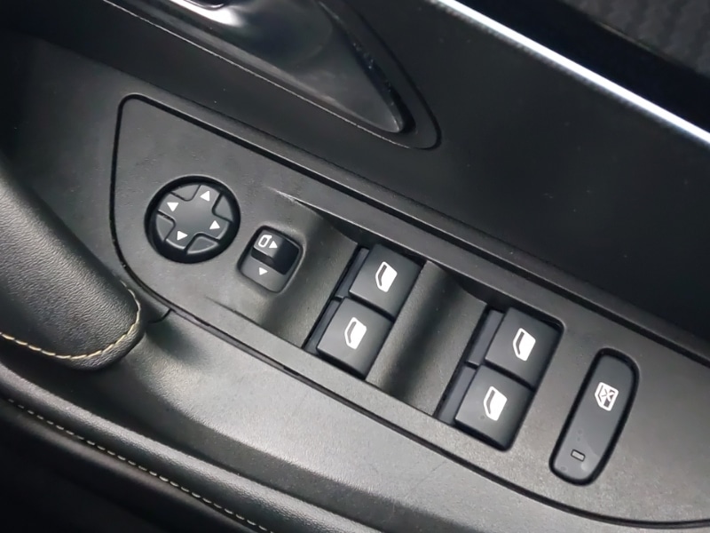 Used Peugeot 2008 2021 for sale - 77057048: Photo 17